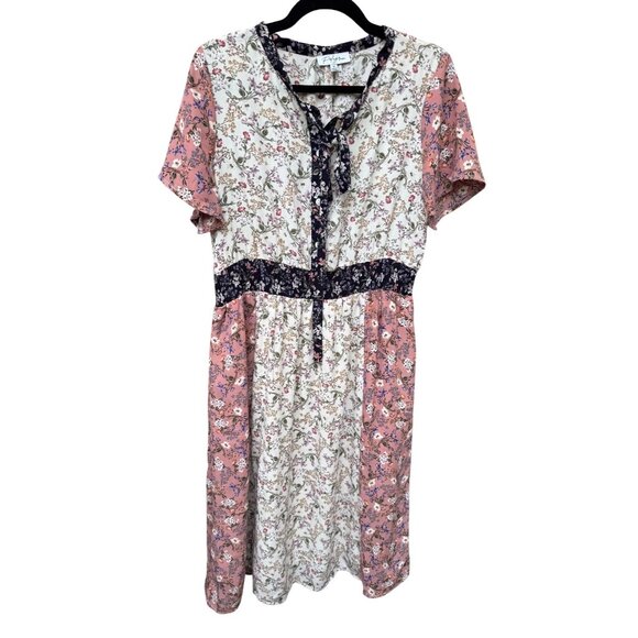 Floral Patchwork Short-Sleeve Midi Dress With Tie Neck Detail By Polagram - Picture 1 of 8